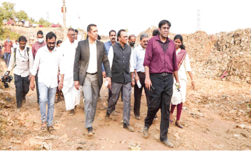 ബ്രഹ്മപുരം മാലിന്യ പ്ലാന്‍റ്​: നേരിട്ടെത്തി വിലയിരുത്തി ഹൈകോടതി ജഡ്ജിമാർ