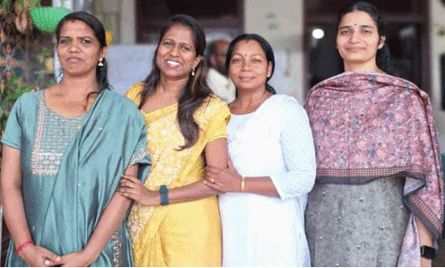 women controllling puthukkad railway station