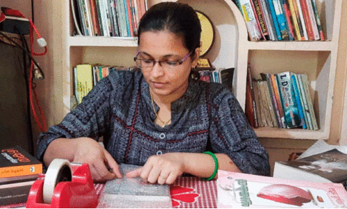 lijina packing books