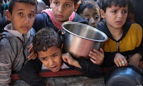 ഗസ്സയിൽ കുട്ടികളുടെ കൂട്ടമരണം; ഒരുമാസത്തിനിടെ വിശന്നുമരിച്ചത് 20 കുട്ടികൾ ഗസ്സയിൽ കുട്ടികളുടെ കൂട്ടമരണം; ഒരുമാസത്തിനിടെ വിശന്നുമരിച്ചത് 20 കുട്ടികൾ