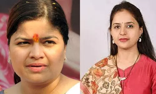 മഹാജൻ, മുണ്ടെ എന്നിവരുടെ മക്കൾക്ക്​ ടിക്കറ്റ്​ നൽകില്ലെന്ന്​ ബി.ജെ.പി; എം.വി.എയെ കുഴക്കി പ്രകാശ്​ അംബേദ്​കർ