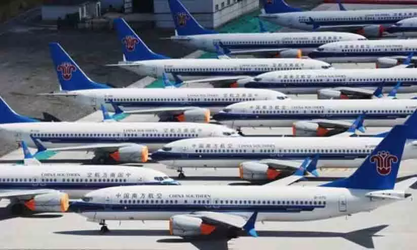 വിമാനത്തിന്റെ എൻജിനു നേർക്ക് യാത്രക്കാരൻ നാണയങ്ങൾ എറിഞ്ഞു; യാത്ര തടസ്സപ്പെട്ടത് നാലുമണിക്കൂർ വിമാനത്തിന്റെ എൻജിനു നേർക്ക് യാത്രക്കാരൻ നാണയങ്ങൾ എറിഞ്ഞു; യാത്ര തടസ്സപ്പെട്ടത് നാലുമണിക്കൂർ