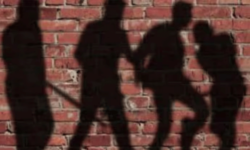 ഒന്നാം വർഷ വിദ്യാർഥികൾക്ക് സീനിയർ വിദ്യാർഥികളുടെ മർദനം ഒന്നാം വർഷ വിദ്യാർഥികൾക്ക് സീനിയർ വിദ്യാർഥികളുടെ മർദനം