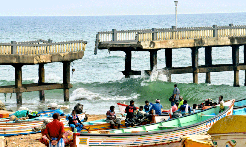 valiyathura sea bridge