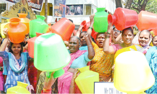 ബം​ഗ​ളൂ​രു​വി​ൽ ജ​ല​ക്ഷാ​മം രൂ​ക്ഷം; കു​ടി​വെ​ള്ള ഉ​പ​യോ​ഗ​ത്തി​ന് നി​യ​ന്ത്ര​ണം