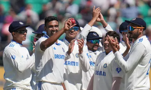 അശ്വിന്റെ പ്രഹരത്തിൽ തകർന്നടിഞ്ഞ് ഇംഗ്ലണ്ട്; ഇന്നിങ്സ് ജയപ്രതീക്ഷയിൽ ഇന്ത്യ