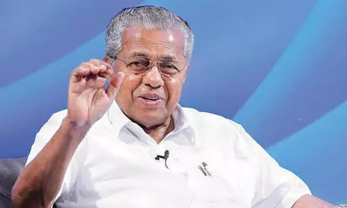 ഇന്ന് കോൺഗ്രസായിരുന്നവർ നാളെയും കോൺഗ്രസായിരിക്കുമെന്ന് എങ്ങനെ വിശ്വസിക്കുമെന്ന് മുഖ്യമന്ത്രി