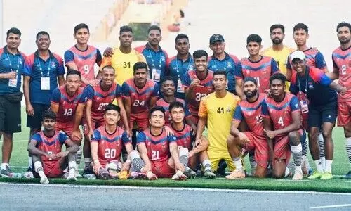 സർവിസസിന് ഏഴാം സന്തോഷ് ട്രോഫി കിരീടം; ഫൈനലിൽ ഗോവയെ വീഴ്ത്തിയത് ഒരു ഗോളിന് സർവിസസിന് ഏഴാം സന്തോഷ് ട്രോഫി കിരീടം; ഫൈനലിൽ ഗോവയെ വീഴ്ത്തിയത് ഒരു ഗോളിന്