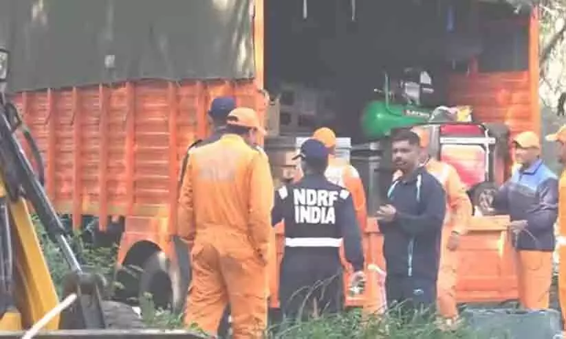 1 person falls into 40 foot deep borewell in Delhi, rescue operation underway
