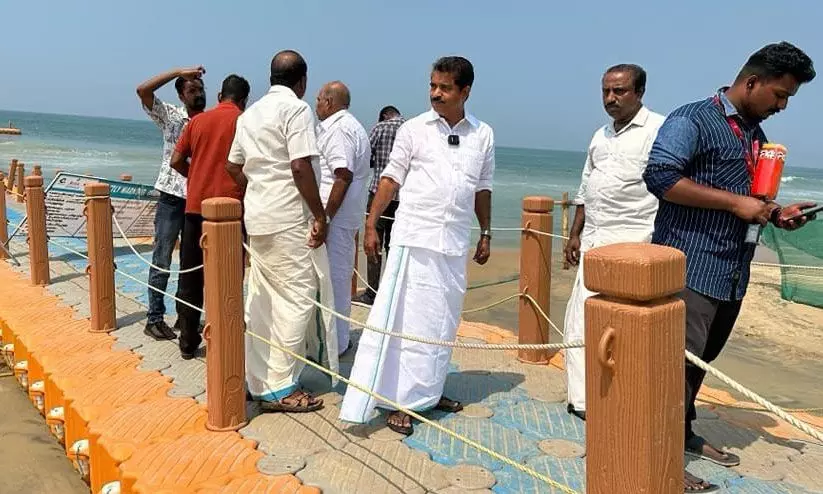 വർക്കല ഫ്ലോട്ടിങ് ബ്രിഡ്ജ്: ജുഡീഷ്യൽ അന്വേഷണം നടത്തണമെന്ന് അടൂർ പ്രകാശ്