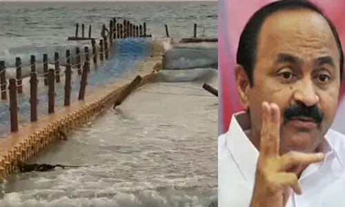 വര്‍ക്കല ഫ്‌ളോട്ടിങ് ബ്രിഡ്ജ് ദുരന്തത്തില്‍ ടൂറിസം മന്ത്രി മറുപടി പറയണമെന്ന് വി.ഡി സതീശൻ