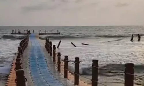 വർക്കല ​ഫ്ലോട്ടിങ്​ ബ്രിഡ്ജ്​ അപകടം: നടത്തിപ്പ്​ കമ്പനിക്ക്​ വക്കാലത്തുമായി ടൂറിസം വകുപ്പ്