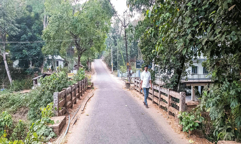 മു​ട്ടം കോ​ട​തിപ്പാ​ലം വീ​തി കൂ​ട്ട​ൽ; ഇടുക്കി ജി​ല്ല പ​ഞ്ചാ​യ​ത്ത്​ 20 ല​ക്ഷം രൂ​പ അ​നു​വ​ദി​ച്ചു