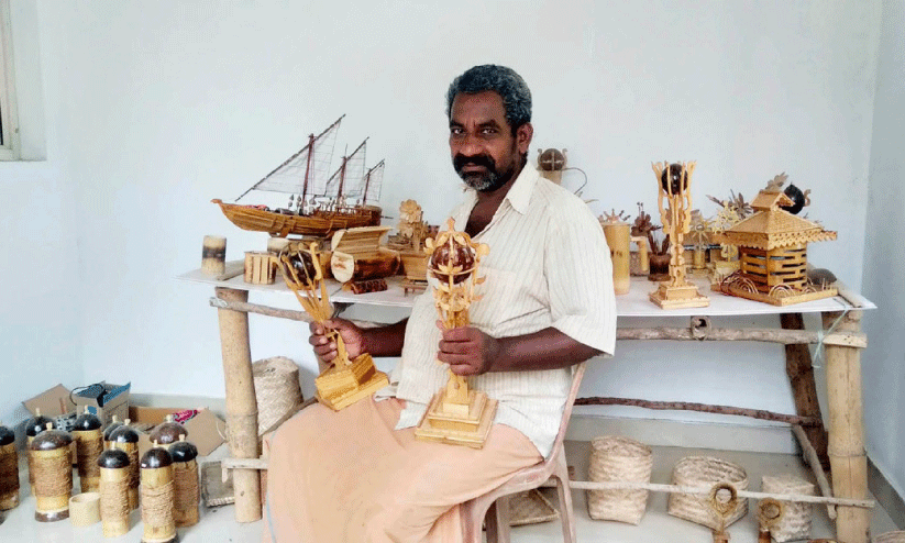 Sulochan Kani exhibiting his unsold handicrafts