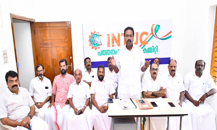 ഡ്രൈ​വി​ങ്​ ടെ​സ്റ്റ്‌ പ​രി​ഷ്​​കാ​രം പി​ൻ​വ​ലി​ക്ക​ണം -ഡ്രൈ​വി​ങ്​ സ്കൂ​ൾ ഓ​ണേ​ഴ്‌​സ് അ​സോസിയേഷൻ