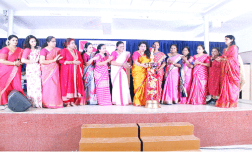 സ്ത്രീ​ക​ൾ ജീ​വി​തം ജീ​വി​ച്ചു മ​രി​ക്ക​ണം -ഡോ. ​കെ.​പി. സു​ധീ​ര