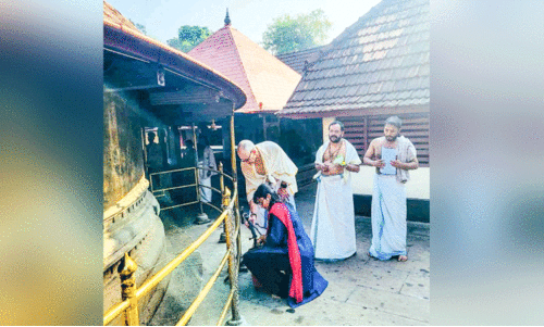 ചുവർചിത്ര പഠനം: അമേരിക്കൻ സംഘം തൃക്കൊടിത്താനം ക്ഷേത്രത്തിൽ ചുവർചിത്ര പഠനം: അമേരിക്കൻ സംഘം തൃക്കൊടിത്താനം ക്ഷേത്രത്തിൽ