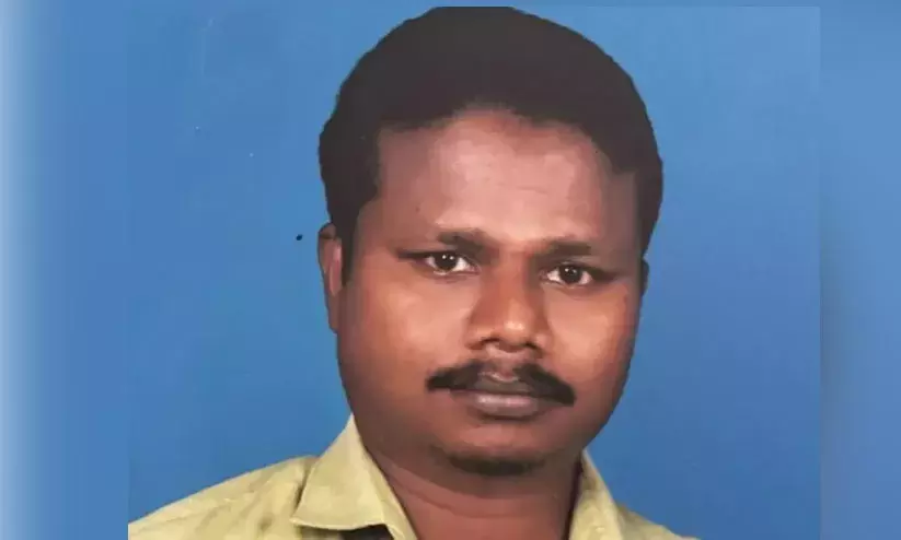 വില്ലേജ് ഓഫിസര്‍ മനോജിന്റെ ആത്മഹത്യ: സി.പി.എം നേതാക്കളുടെ പങ്ക് അന്വേഷിക്കണമെന്ന് കുടുംബം