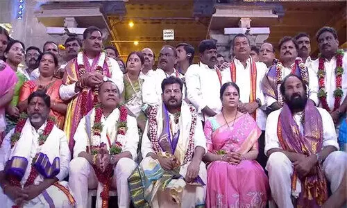 ‘മുഖ്യമന്ത്രിയും മറ്റു മന്ത്രിമാരും സ്റ്റൂളിൽ, ദലിതനായ ഉപമുഖ്യമന്ത്രി തറയിൽ’; കോൺഗ്രസിനെതിരെ വിമർശനവുമായി ബി.ആർ.എസ്