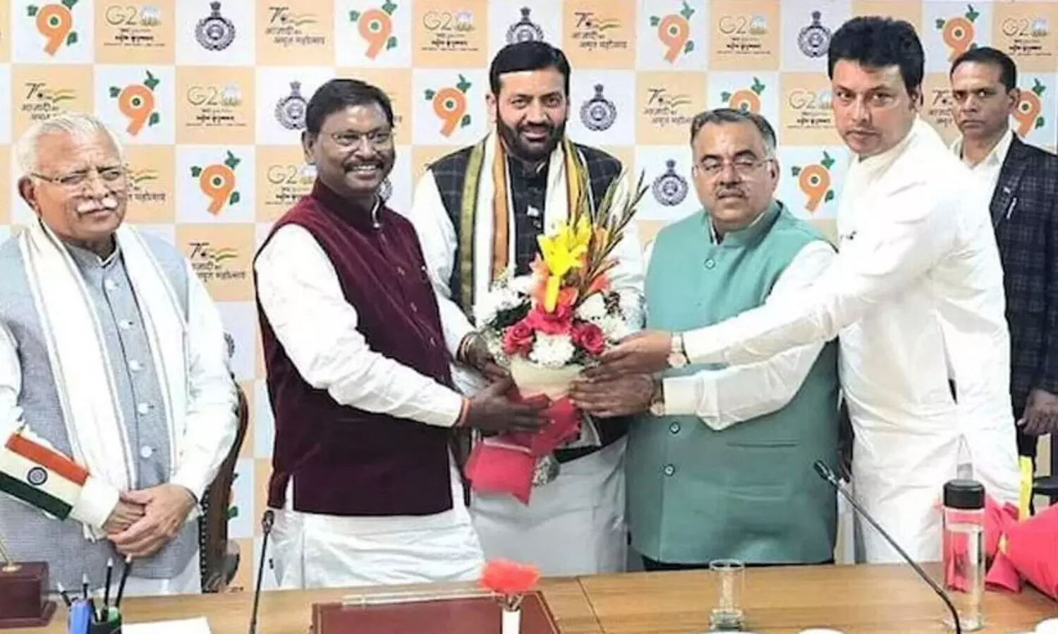 ഹരിയാനയിൽ ബി.ജെ.പി സംസ്ഥാന അധ്യക്ഷൻ നായബ് സിങ് സെയ്‌നി മുഖ്യമന്ത്രിയാകും; അഞ്ച് ജെ.ജെ.പി എം.എൽ.എമാരെ ചാക്കിട്ടുപിടിച്ചതായി റിപ്പോർട്ട്