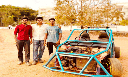 കാർ നിർമിച്ച് താരങ്ങളായി ചെറുകുളം ബോയ്സ്