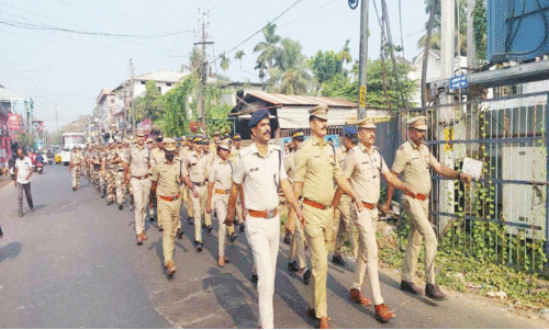 കേന്ദ്രസേന രണ്ടിടത്ത് റൂട്ട് മാർച്ച് നടത്തി