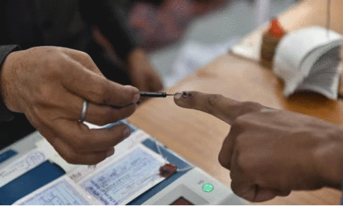 സ​ജീ​വ​മാ​യി എ​ൽ.​ഡി.​എ​ഫും എ​ൻ.​ഡി.​എ​യും; യു.ഡി.എഫും ഗോദയിലിറങ്ങി