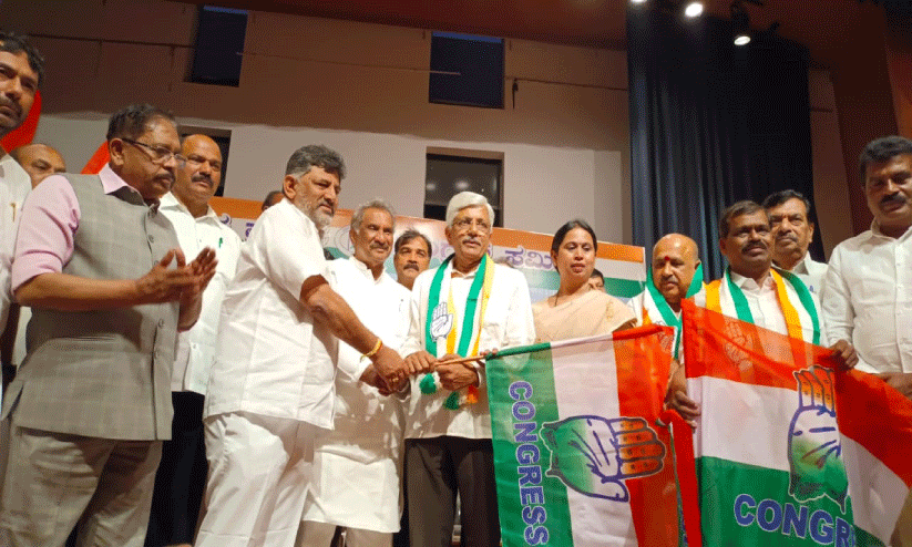 കർണാടകയിൽ ബി.ജെ.പിയിൽനിന്ന് കോൺഗ്രസിലേക്ക് ഒഴുക്ക് കർണാടകയിൽ ബി.ജെ.പിയിൽനിന്ന് കോൺഗ്രസിലേക്ക് ഒഴുക്ക്