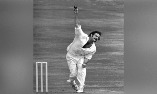 ഡെന്നിസ് ലില്ലിയുടെ മികച്ച ബൗളിങ് പ്രകടനം