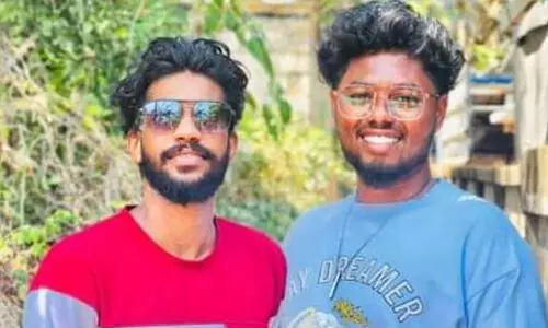 ബൈക്ക് മതിലിലിടിച്ച് രണ്ട് യുവാക്കൾ മരിച്ചു ബൈക്ക് മതിലിലിടിച്ച് രണ്ട് യുവാക്കൾ മരിച്ചു