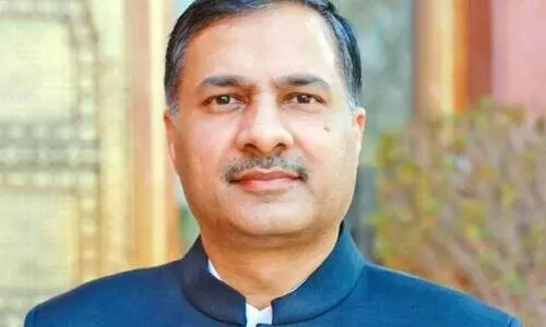 ഡോ.​ആ​ദ​ർ​ശ് സ്വൈ​ക