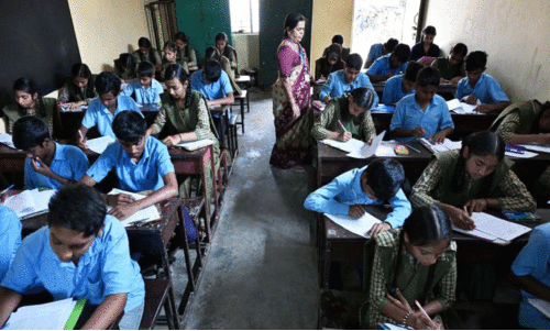 ക​ർ​ണാ​ട​ക: അ​ഞ്ച്, എ​ട്ട്, ഒ​മ്പ​ത്, 11 ക്ലാ​സു​ക​ളി​ലേ​ക്കു​ള്ള ബോ​ർ​ഡ്‌ പ​രീ​ക്ഷ​ക​ൾ മാ​റ്റി​വെ​ച്ച​ു -മു​ഖ്യ​മ​ന്ത്രി