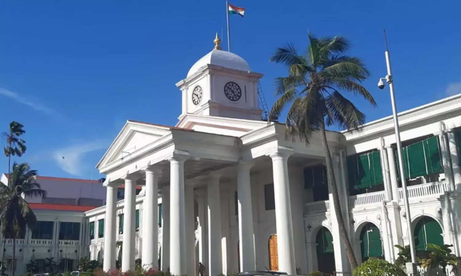 ത​ട​ഞ്ഞു​വെ​ച്ച​ ര​ണ്ടു​ മാ​സ​ത്തെ ബി​ല്ലു​ക​ൾ പാ​സാ​ക്കാ​ൻ ട്ര​ഷ​റി​ക​ൾ​ക്ക്​ ധ​ന​വ​കു​പ്പ്​ നി​ർ​ദേ​ശം