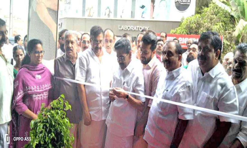 ഫാഷിസ്റ്റ് ഭരണകൂടങ്ങൾക്കെതിരായ ജനരോഷം തെരഞ്ഞെടുപ്പിൽ പ്രതിഫലിക്കും -മുല്ലപ്പള്ളി രാമചന്ദ്രൻ ഫാഷിസ്റ്റ് ഭരണകൂടങ്ങൾക്കെതിരായ ജനരോഷം തെരഞ്ഞെടുപ്പിൽ പ്രതിഫലിക്കും -മുല്ലപ്പള്ളി രാമചന്ദ്രൻ