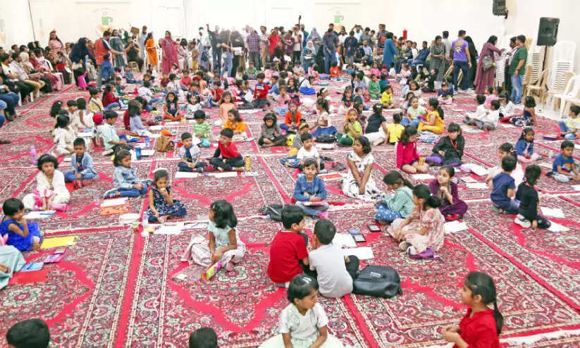 കേ​ളി കു​ടും​ബ​വേ​ദി മെ​ഗാ ചി​ത്ര​ര​ച​ന മ​ത്സ​ര​ത്തി​ൽ വ​ൻ പ​ങ്കാ​ളി​ത്തം