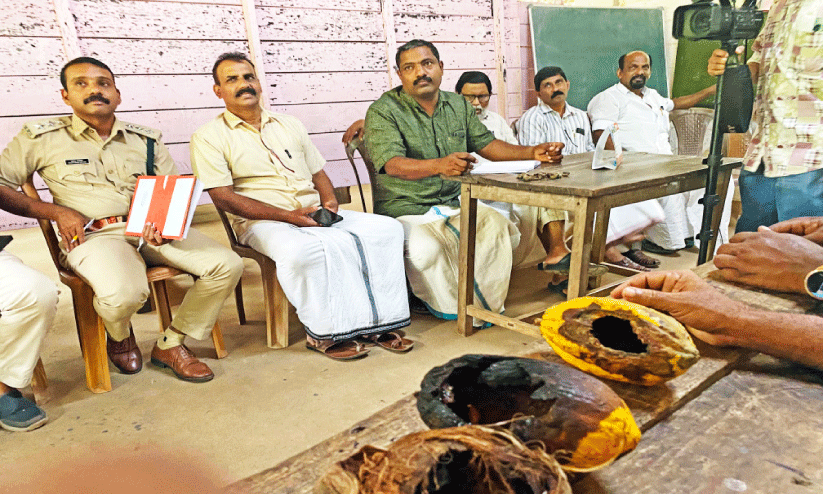 വന്യമൃഗശല്യം രൂക്ഷം പശുക്കടവിൽ നിന്ന് കർഷകർ കുടിയിറങ്ങുന്നു