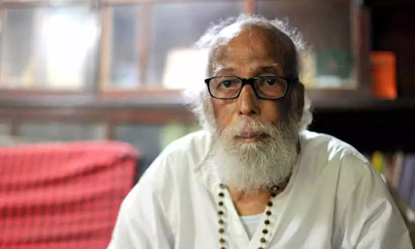 അദൃശ്യകേരളത്തിന്റെ ചരിത്രകാരന് അദൃശ്യകേരളത്തിന്റെ ചരിത്രകാരന്