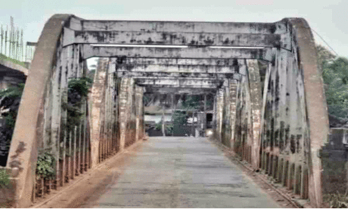 മൂ​രാ​ട് പ​ഴ​യ പാ​ലം