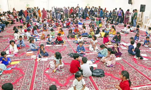 കേ​ളി കു​ടും​ബ​വേ​ദി മെ​ഗാ ചി​ത്ര​ര​ച​ന മ​ത്സ​ര​ത്തി​ൽ വ​ൻ പ​ങ്കാ​ളി​ത്തം