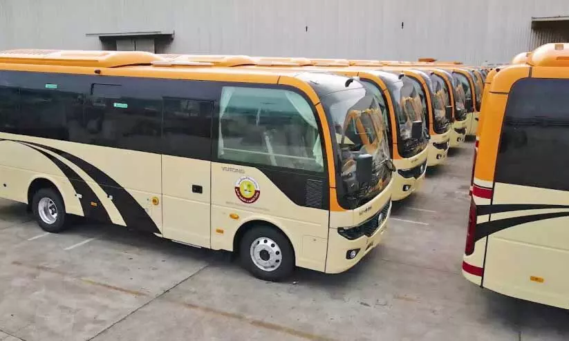 സ്കൂ​ൾ ബ​സു​ക​ൾ