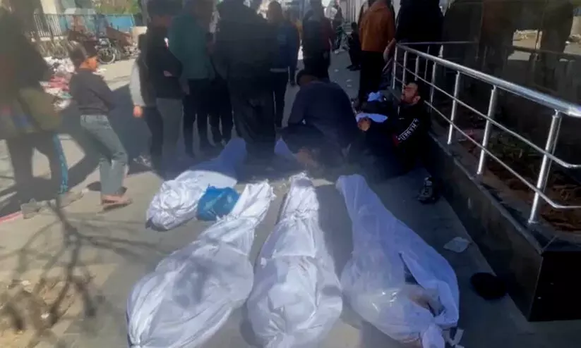 വിശന്ന മനുഷ്യരെ കൊന്നൊടുക്കി ഇസ്രായേൽ: വീണ്ടും ഭക്ഷണം കാത്തുനിന്നവർക്ക് നേരെ ബോംബാക്രമണം; 21 പേർ കൊല്ലപ്പെട്ടു, 150ലേറെ പേർക്ക് പരിക്ക് വിശന്ന മനുഷ്യരെ കൊന്നൊടുക്കി ഇസ്രായേൽ: വീണ്ടും ഭക്ഷണം കാത്തുനിന്നവർക്ക് നേരെ ബോംബാക്രമണം; 21 പേർ കൊല്ലപ്പെട്ടു, 150ലേറെ പേർക്ക് പരിക്ക്