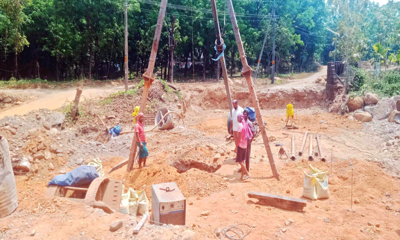 പരിപ്പുതോട് പാലം നിർമാണം തുടങ്ങി പരിപ്പുതോട് പാലം നിർമാണം തുടങ്ങി