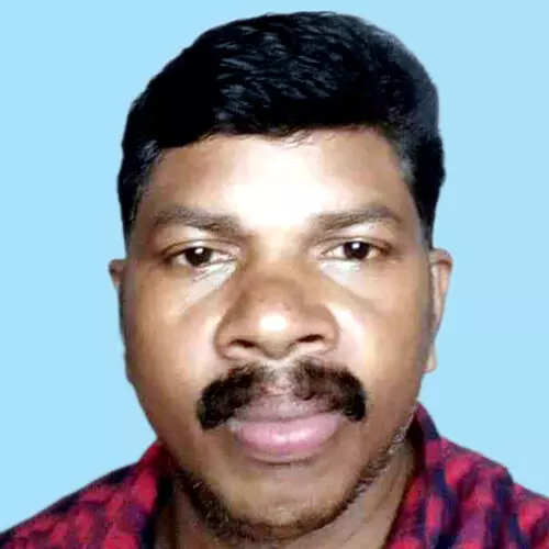 റോ​ഡു​മു​റി​ച്ചു​ക​ട​ക്ക​വേ പി​ക്​​അ​പ് വാ​നി​ടി​ച്ച് ഗൃ​ഹ​നാ​ഥ​ൻ മ​രി​ച്ചു