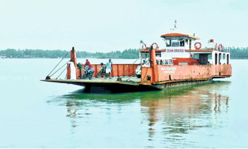 ചാലിയം കടവിലെ തിരക്ക്; ജങ്കാറുകൾ സർവിസ് തുടങ്ങി