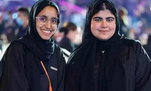 നൂറ അൽ ഹെലാലിയും  മർയം ​അൽ ഹെലാലിയും