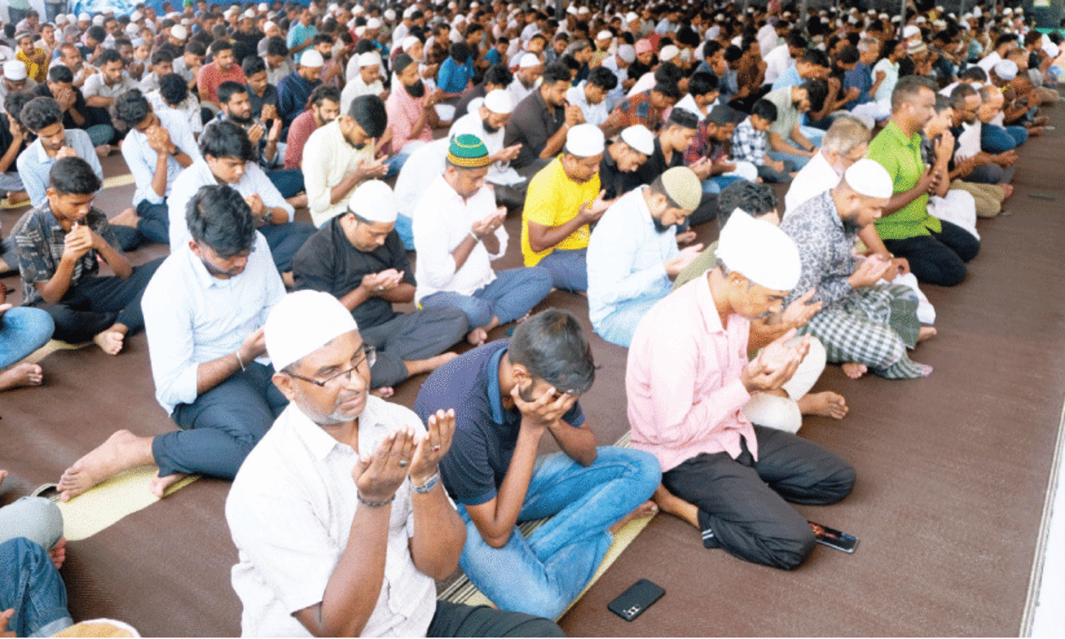 ആ​ത്മ​വി​ശു​ദ്ധി​യു​ടെ നി​റ​വി​ൽ റ​മ​ദാ​നി​ലെ ആ​ദ്യ വെ​ള്ളി