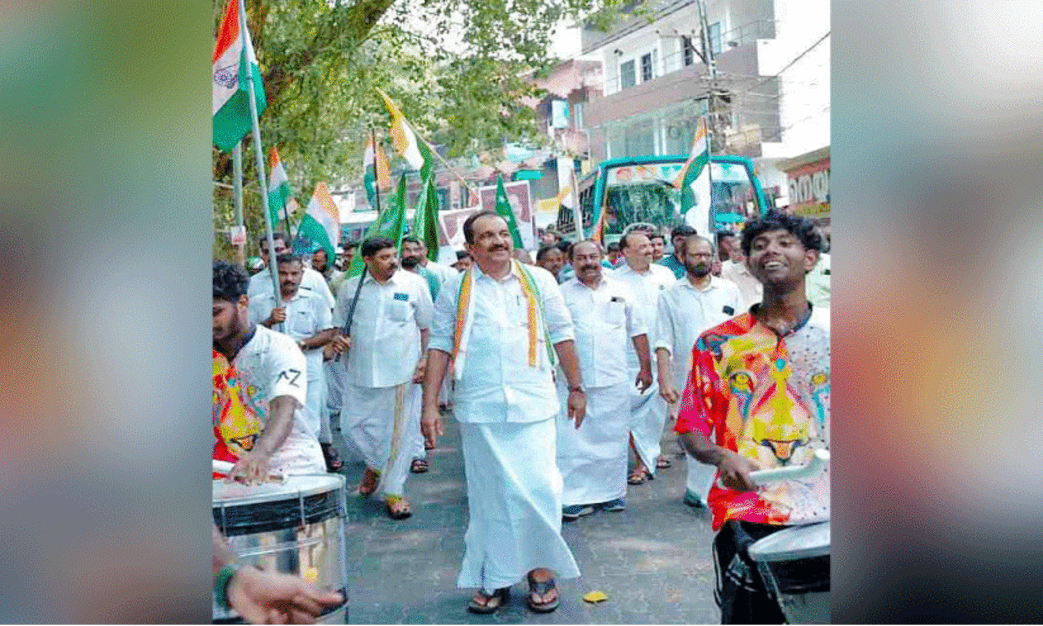 ചൂടുപിടിച്ച് വോട്ടോട്ടം