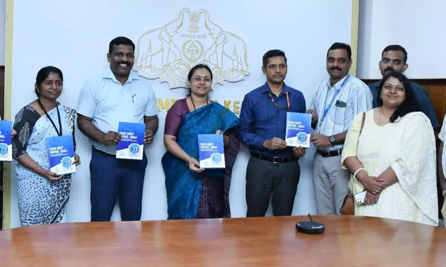ആരോഗ്യ പ്രവര്‍ത്തകരുടെ സുരക്ഷിതത്വം ഉറപ്പാക്കാനുള്ള കോഡ് ഗ്രേ പ്രോട്ടോകോള്‍ മന്ത്രി വീണ ജോര്‍ജ് പുറത്തിറക്കി