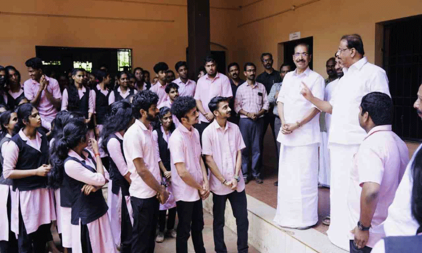 കെ. സുധാകരന് കലാലയങ്ങളിൽ ആ​വേ​ശ സ്വീകരണം