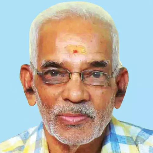 ഉ​ണ്ണി​കൃ​ഷ്ണ വാ​രി​യ​ർ